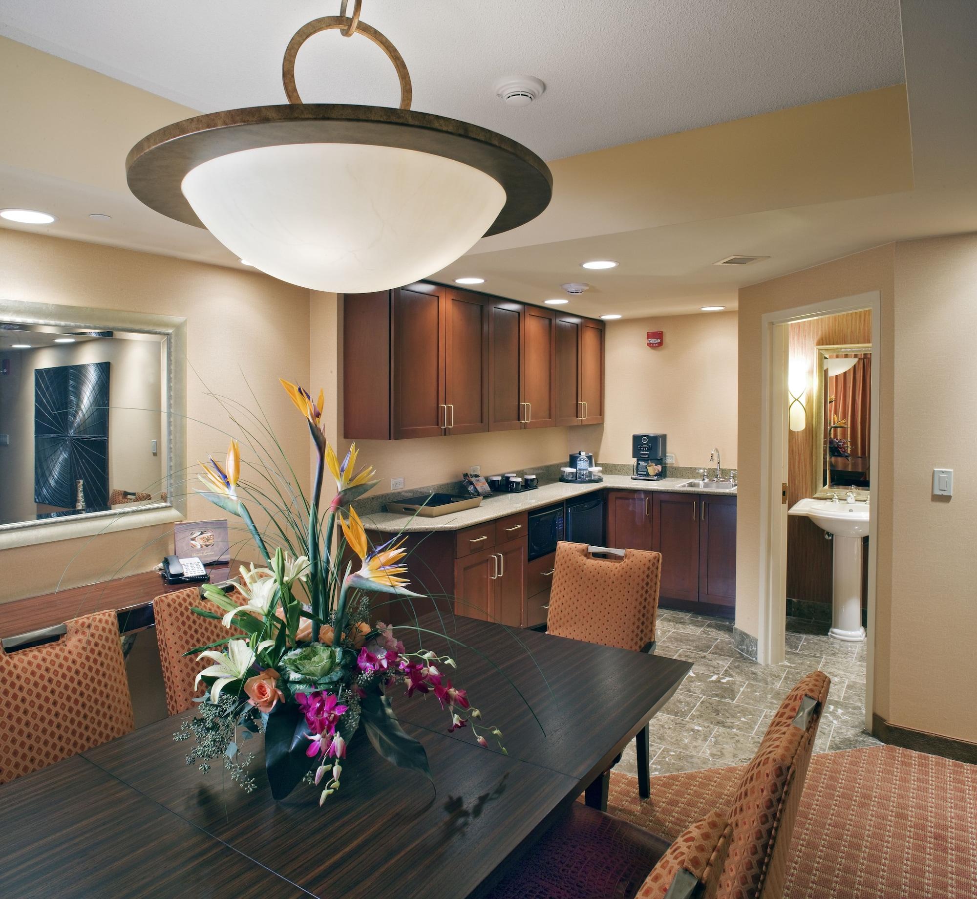 Embassy By Hilton & Conference Center 4*