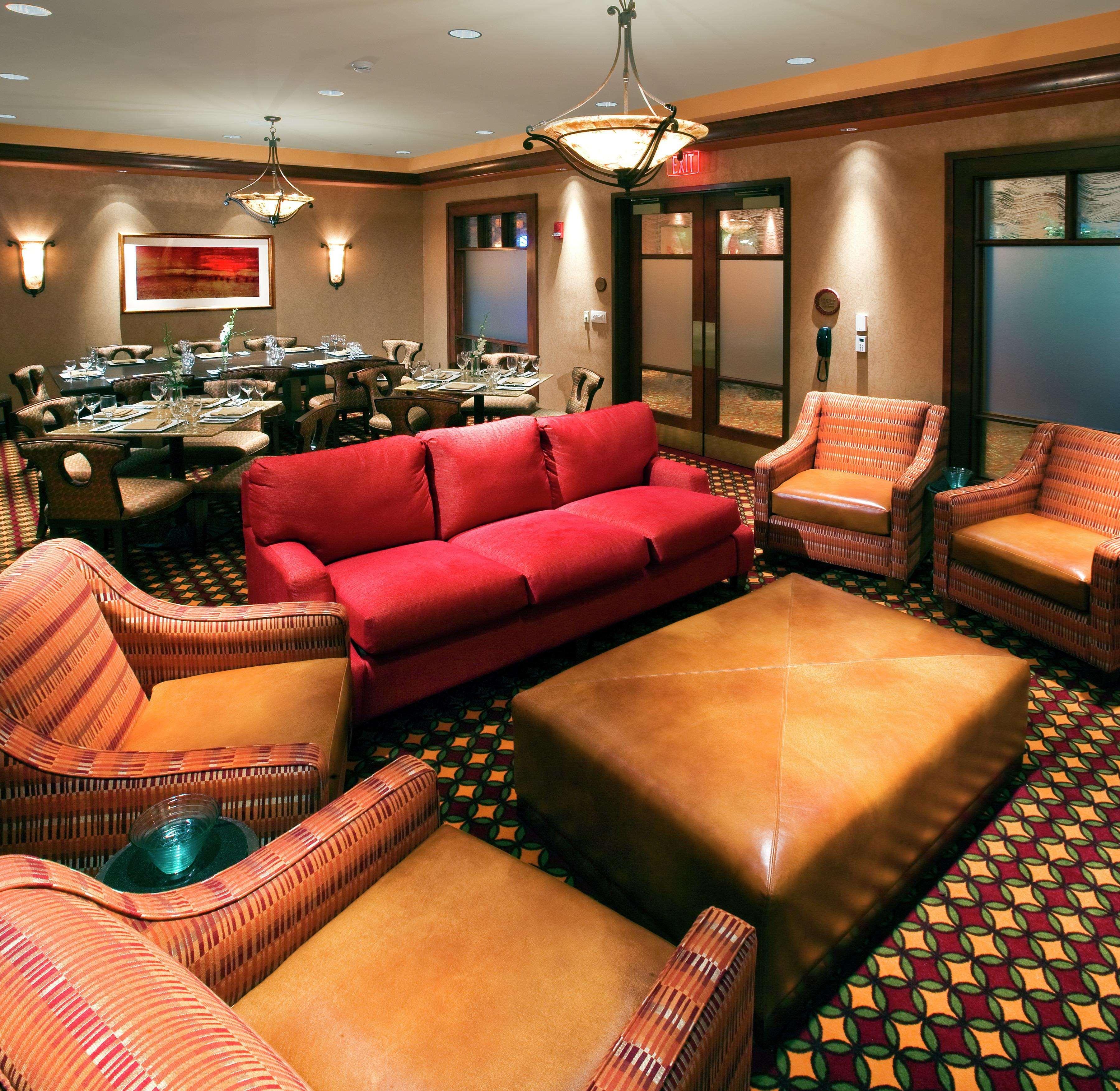 Hotel Embassy By Hilton & Conference Center 4*