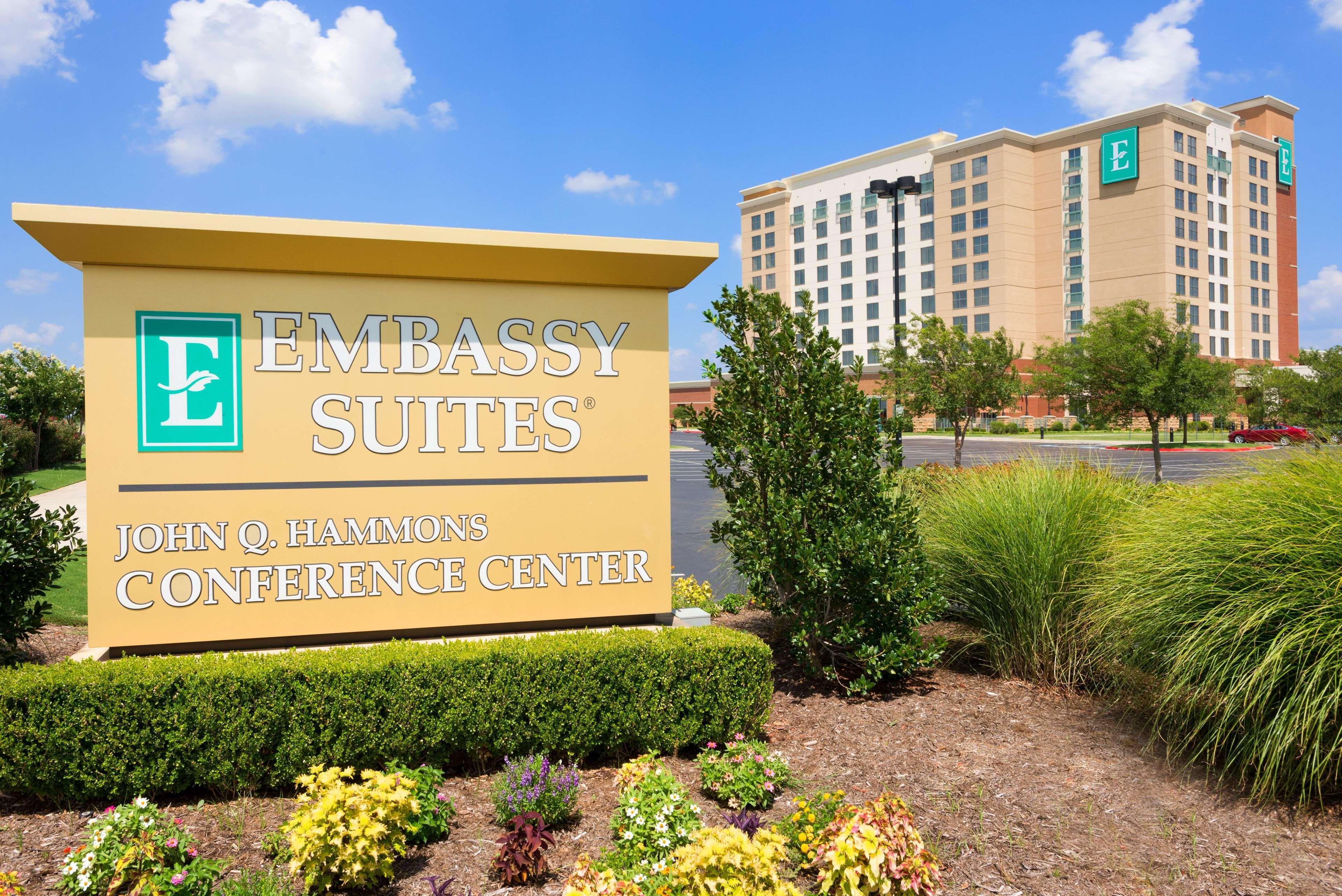 Hotel Embassy By Hilton & Conference Center