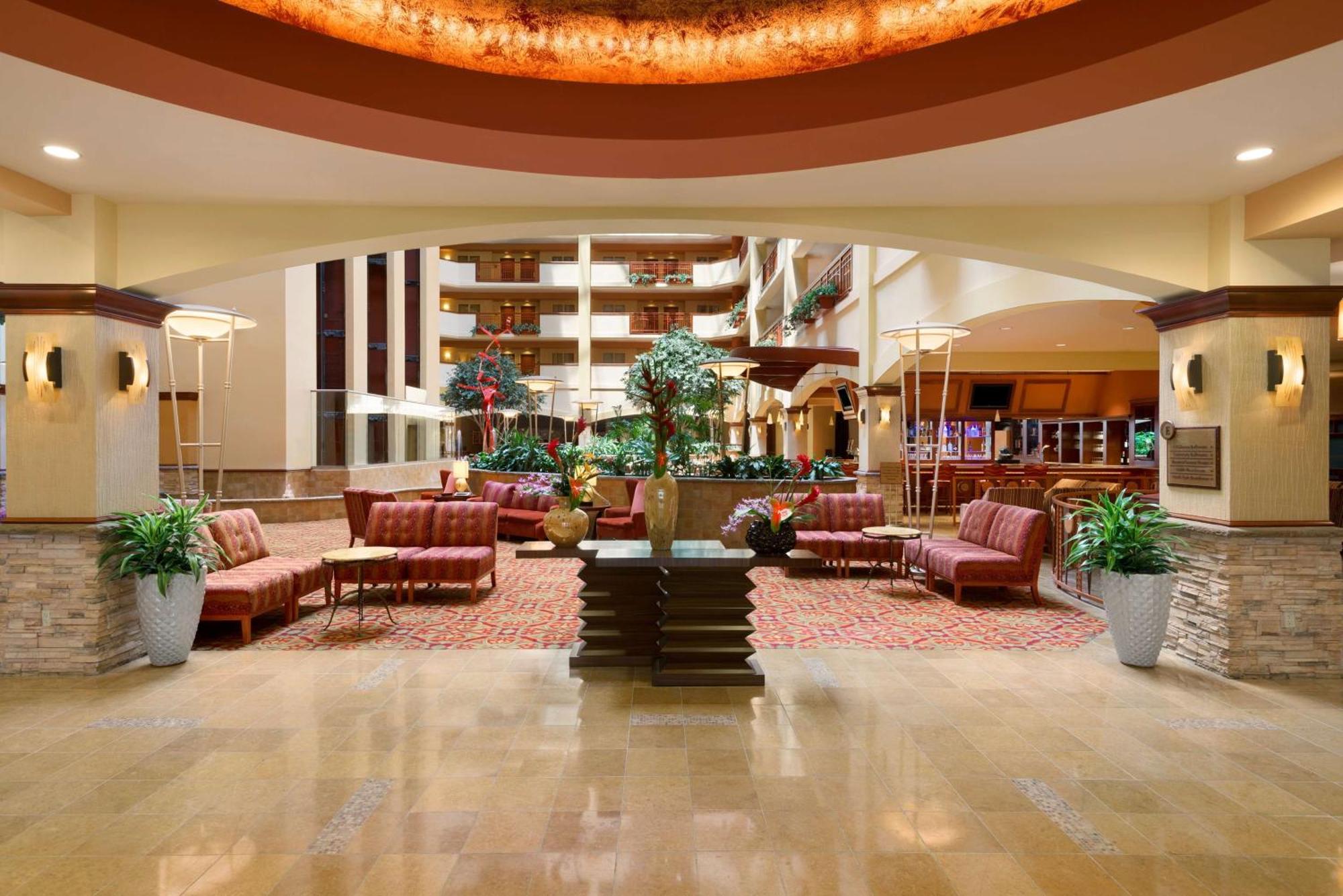 Hotel Embassy By Hilton & Conference Center