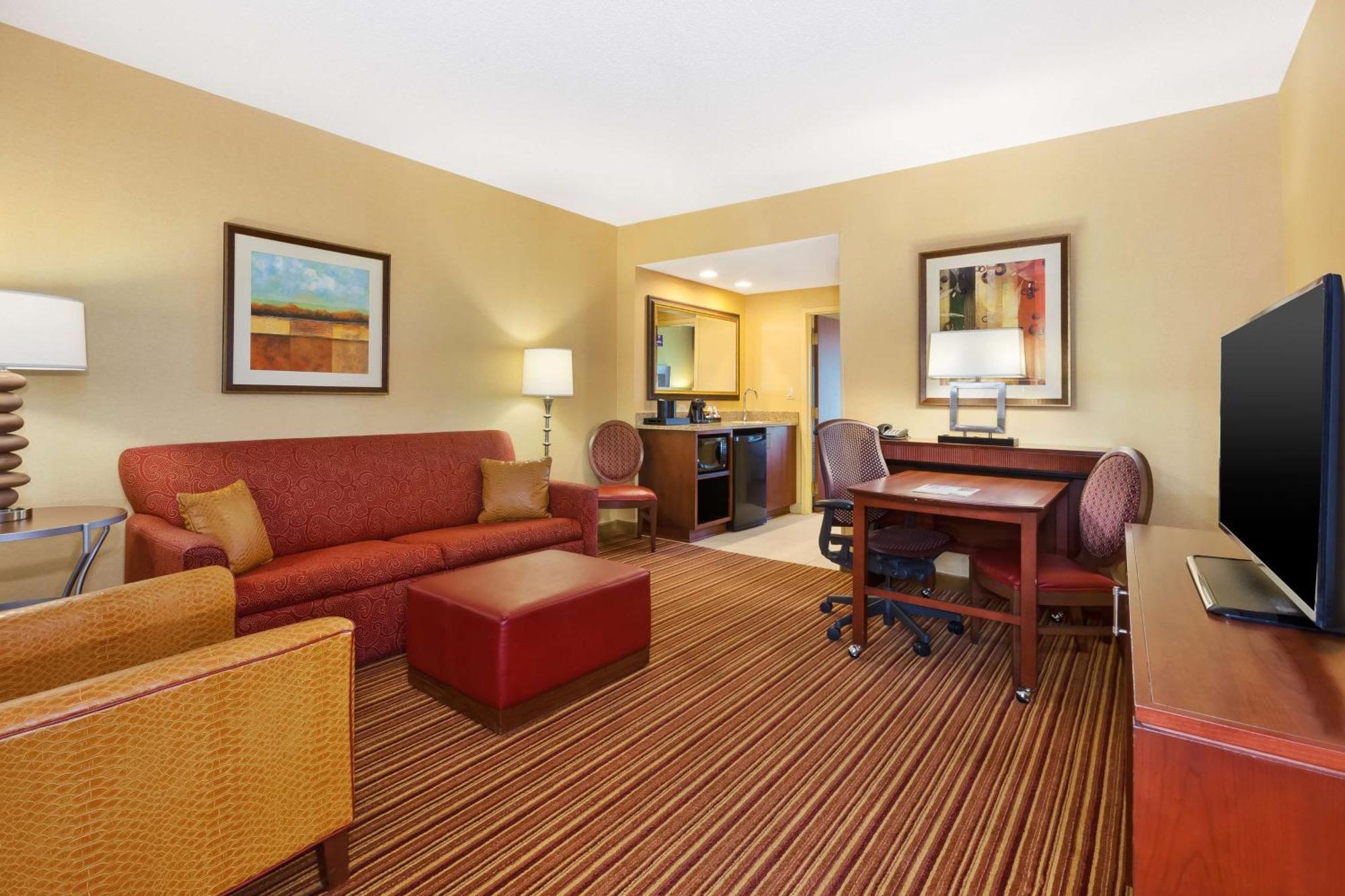 Embassy By Hilton & Conference Center Hotel Norman