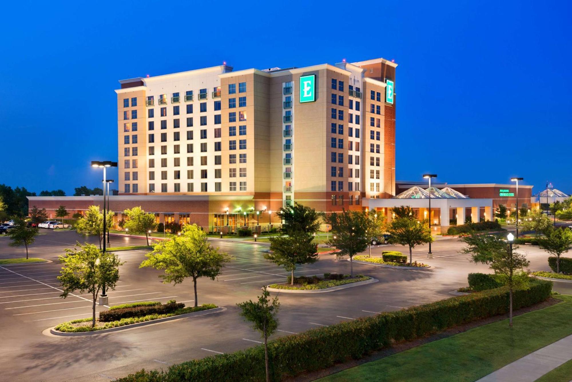 Hotel Embassy By Hilton & Conference Center