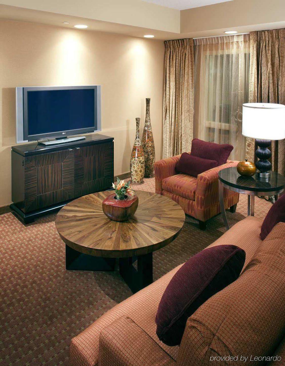 Hotel Embassy By Hilton & Conference Center 4*